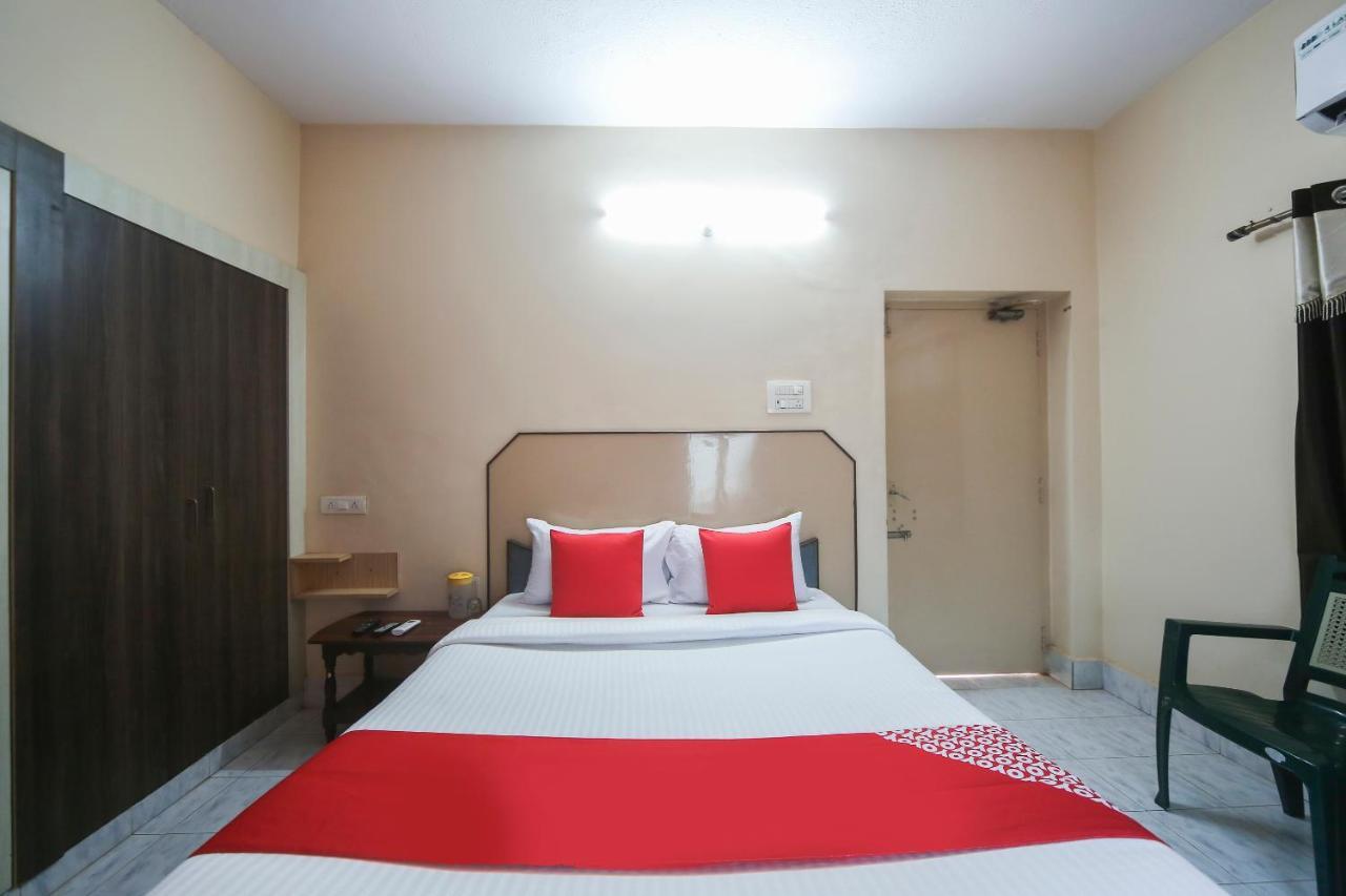 Oyo 60708 Jaya Krishna Mansion Hotell Vellore Exteriör bild